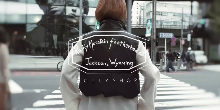 CITYSHOP × Rocky Mountain Featherbed|ミニマルなコンパクトシルエットの別注ベストが登場