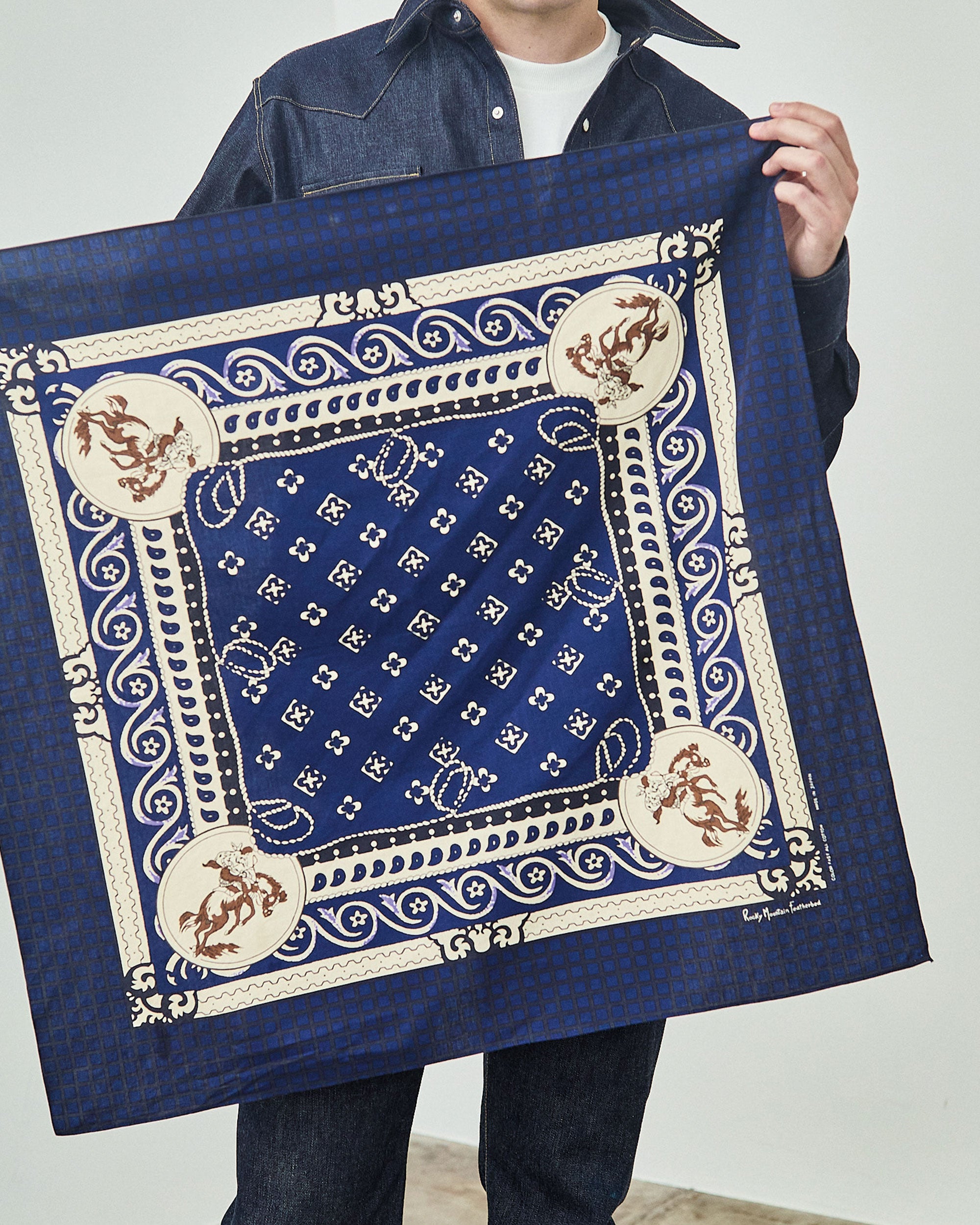 Scarf Jackson Riders